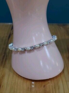 Avon Faux Pearl Rhinestone Tennis Bracelet Silver Tone Bridal Elegant Jewelry